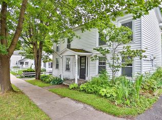 27 Farnham St, Cazenovia, NY 13035