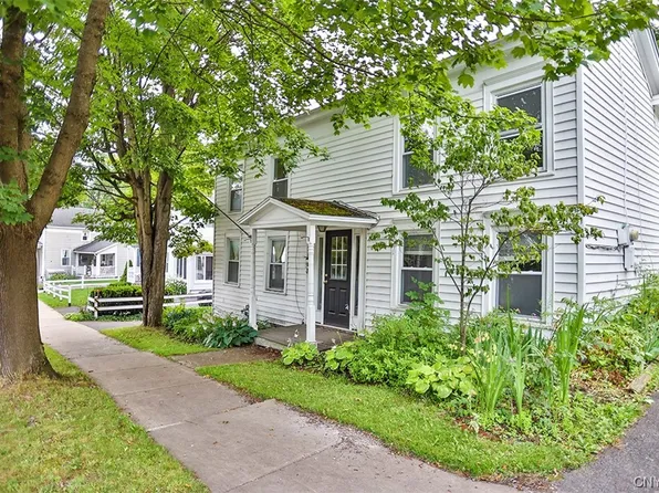 27 Farnham St, Cazenovia, NY 13035