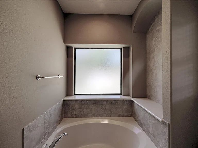 12460 Lyra Dr — Photo 20
