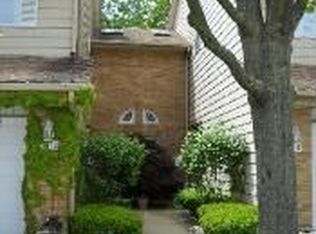 6632 W Wood River Dr, Niles, IL 60714