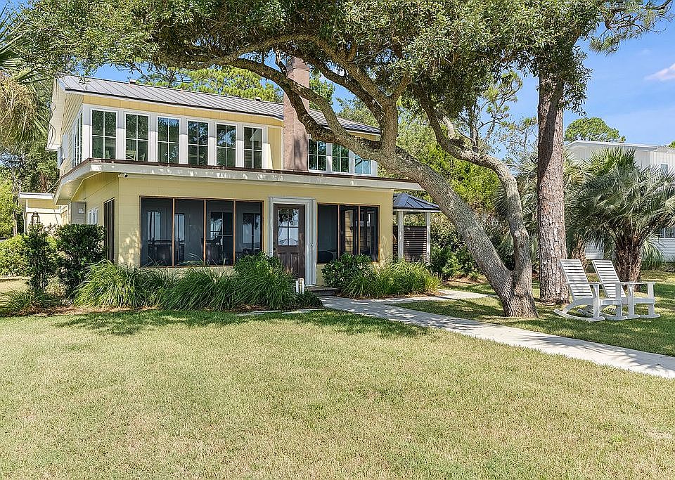 1st image of 4020 Saint Teresa Ave