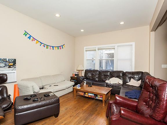 5th image of 3735 N Janssen Ave #2R