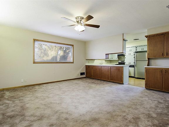 5th image of 1404 W 17th Ln