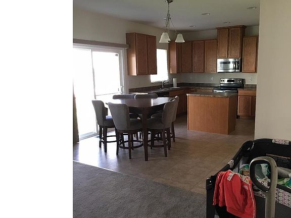 5th image of 362 Tiger Lily Dr