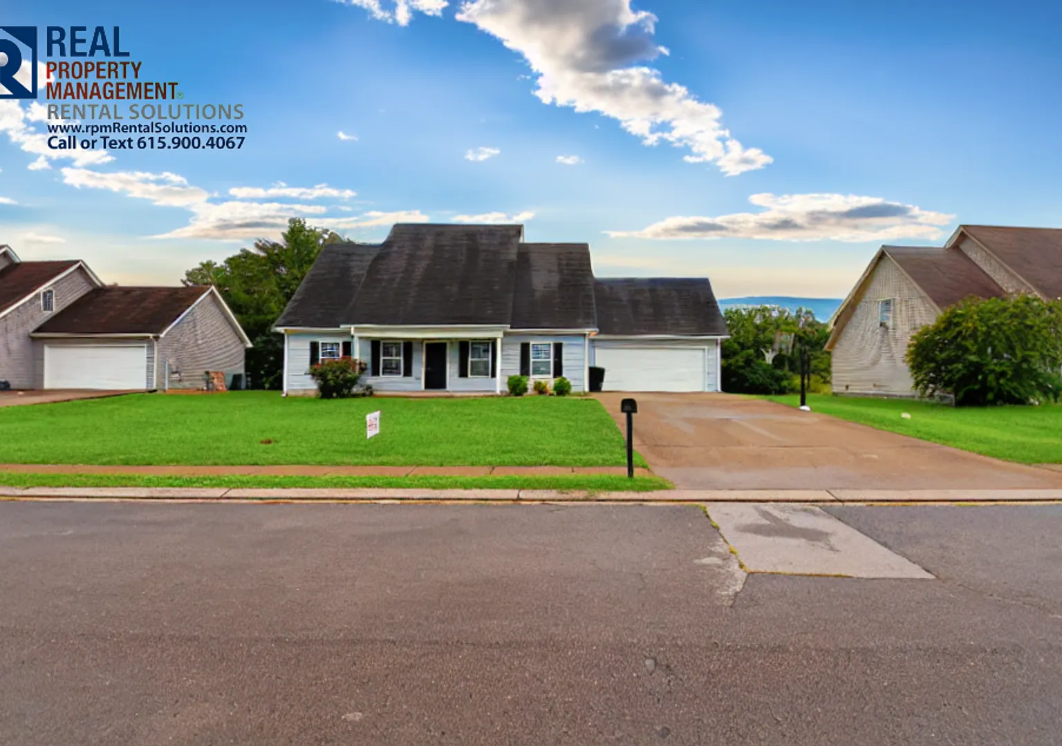 All one level 5bd 3ba home with attached garage! — Photo 2