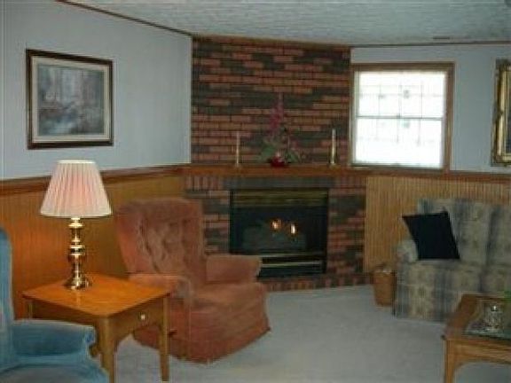 3rd image of 601 Laurelwood Dr SE