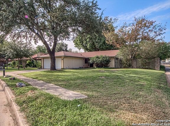2nd image of 2130 Lotus Blossom St