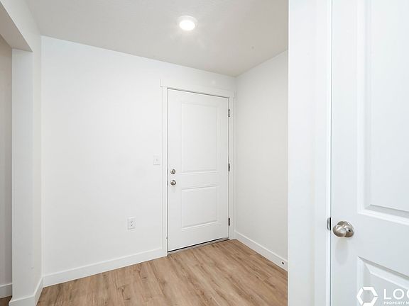 4th image of 754 W Blue Magic Ln #303