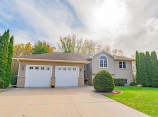 604 Evergreen Way, Spring Green, WI 53588