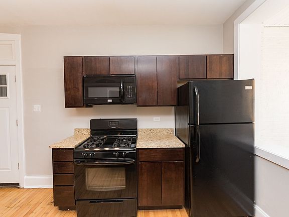 2nd image of 1832-42 N Humboldt Blvd #3B