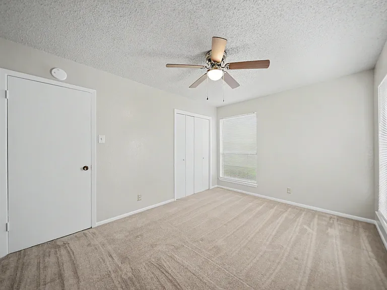 4716 Glass Mountain Dr — Photo 17