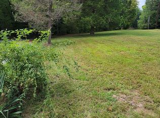 706 Old Salem Rd, Murray, KY 42071