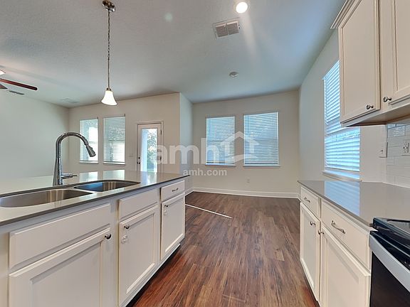 4th image of 1171 Walden Pond Dr