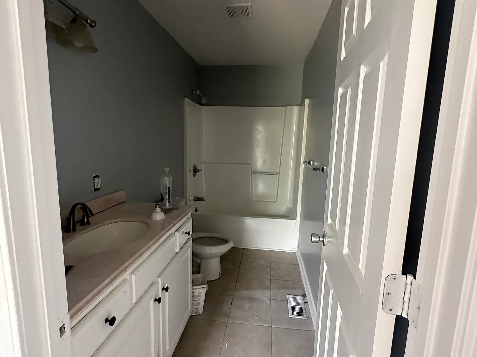4 bed, 2.5 bath, 1372 sqft, $1,750 — Photo 1