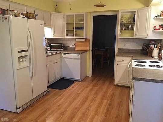 4th image of 2909 Stratford Dr