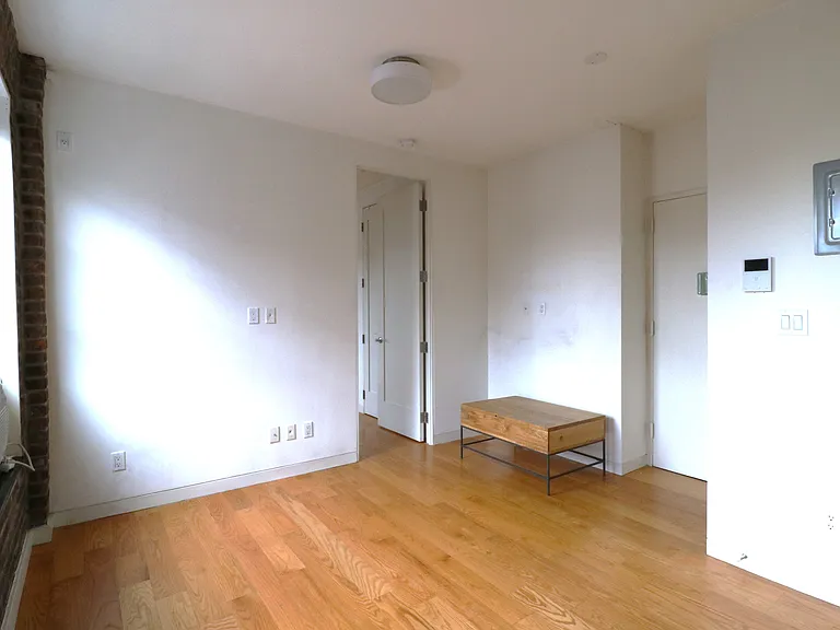 35 Bedford St #32 — Photo 3