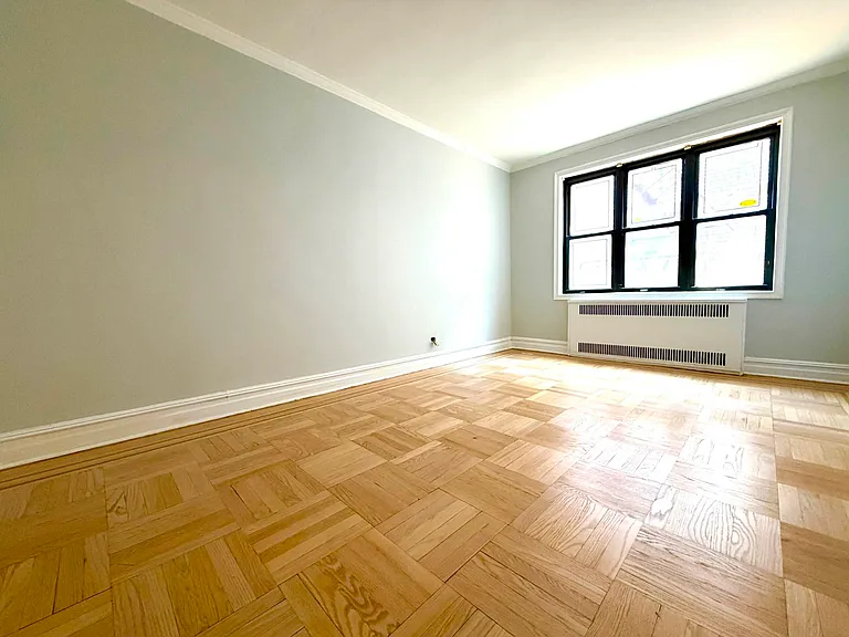 1901 Avenue N #5E — Photo 1