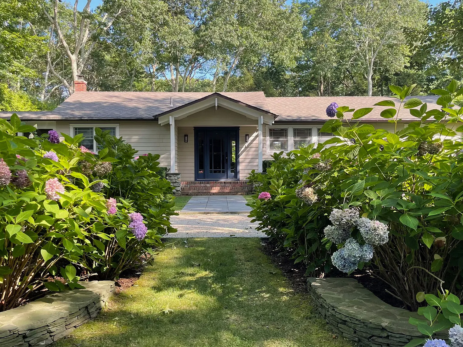 Coastal Retreat In Coveted Wainscott — Photo 1