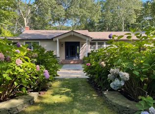 16 Roxbury Ln, Wainscott, NY 11975