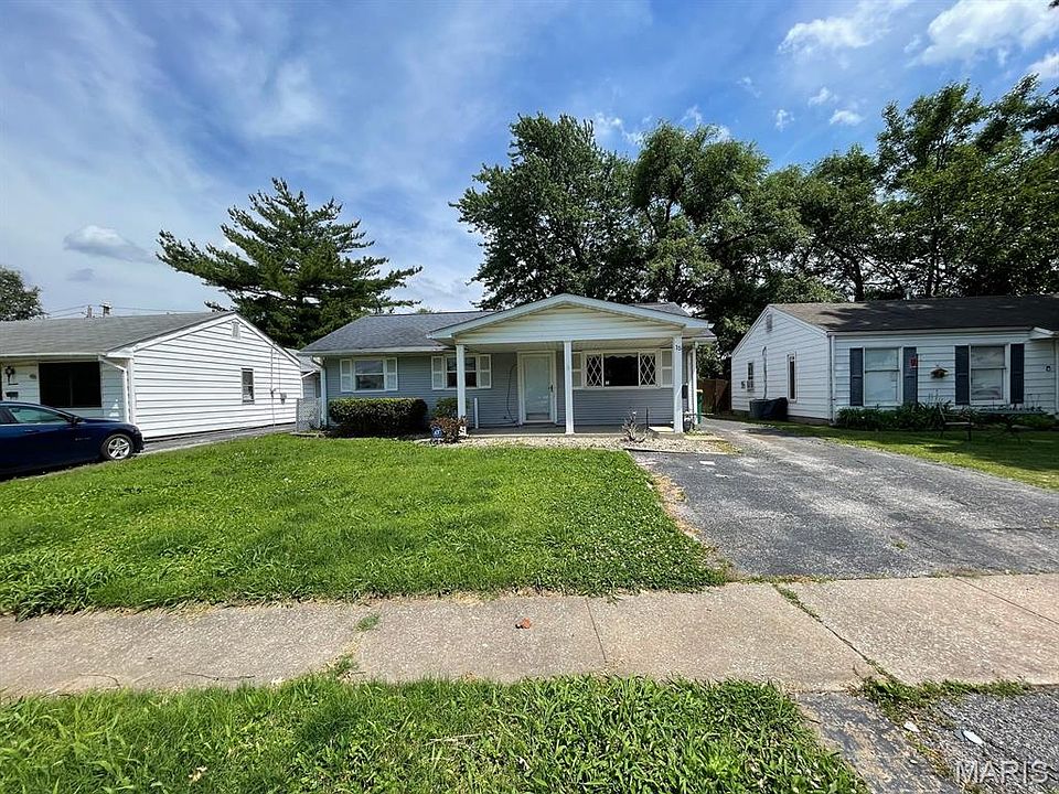 1st image of 15 Briarcliff Dr