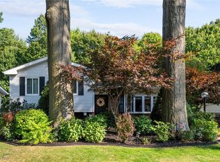 23836 Amesbury Dr, North Olmsted, OH 44070