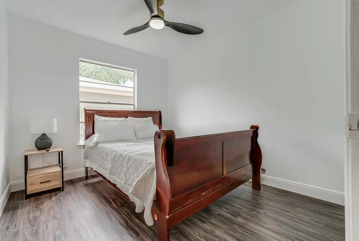 4 bed, 1658 sqft, $2,100 — Photo 4