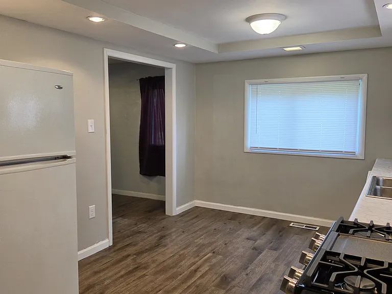 55189 Hollywood Blvd — Photo 13