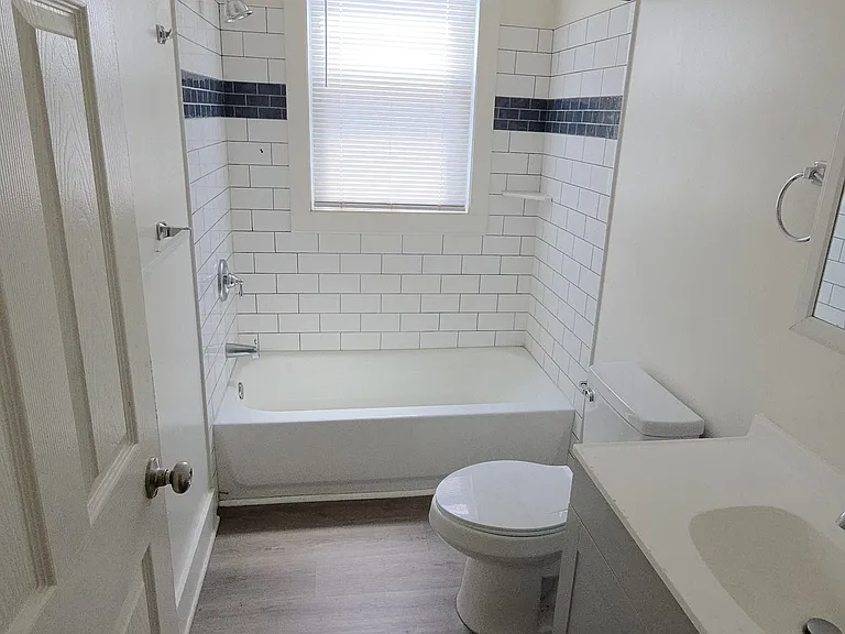 506 Park Ave — Photo 4