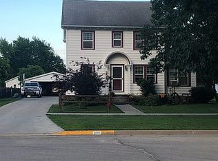203 2nd Ave SW, State Center, IA 50247