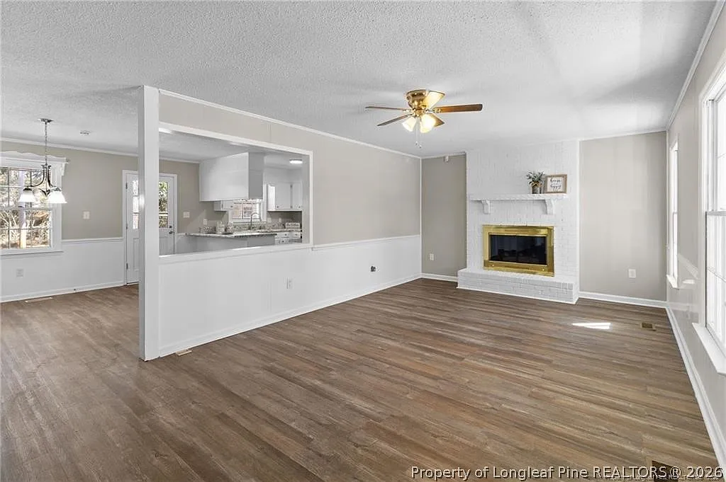 4 bed, 2.0 bath, 1910 sqft, $1,800 — Photo 3