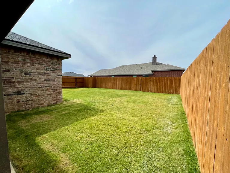 13706 Avenue R — Photo 17