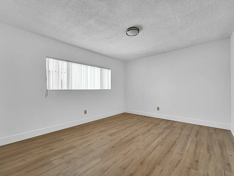 4320 Mammoth Ave #209 — Photo 22