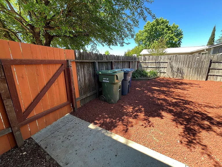 4288 Bradley Dr — Photo 23
