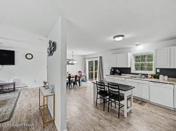 8440 Bear Trail Dr, Tobyhanna, PA 18466