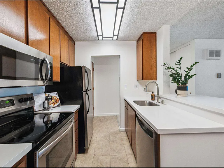 965 Shorepoint Ct #209 — Photo 4