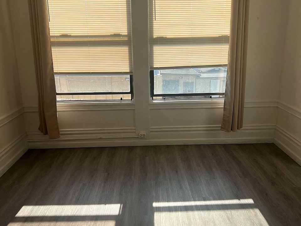 ROOM 1