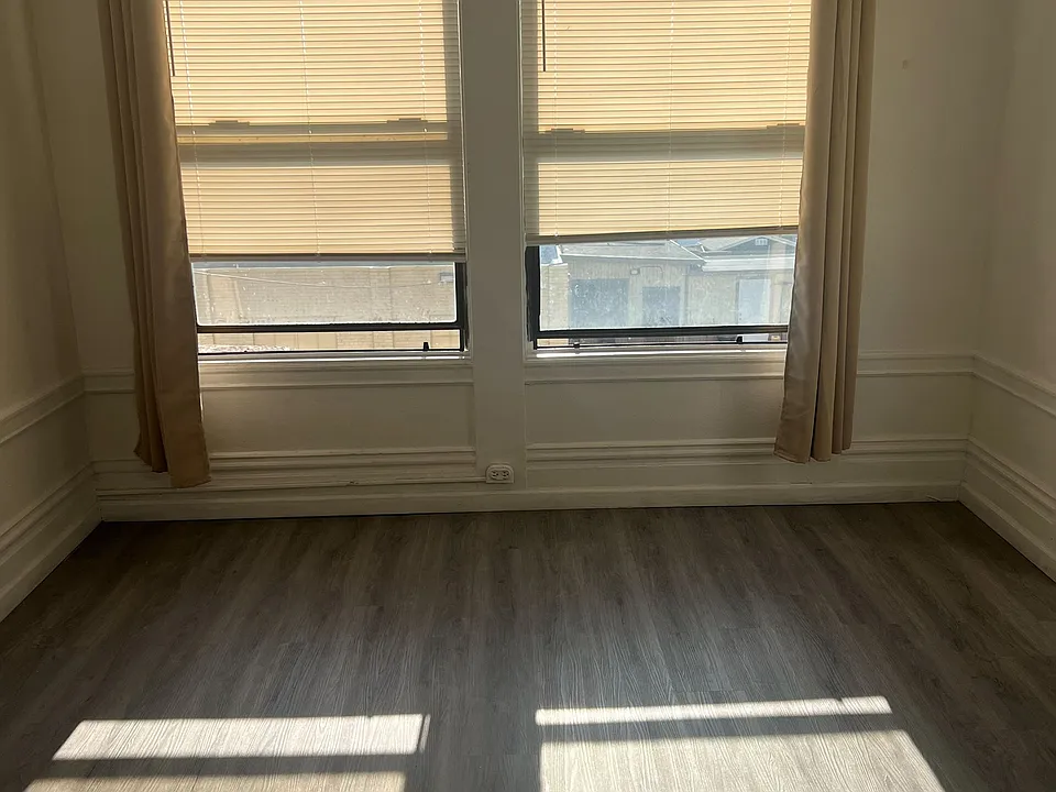 ROOM 1