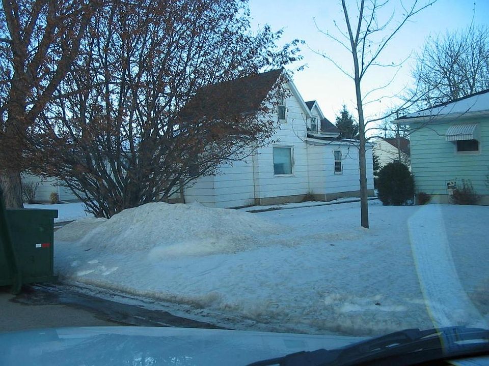 2nd image of 11 N Park St