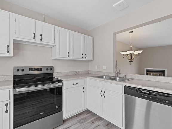 5th image of 887 Dalewood Dr