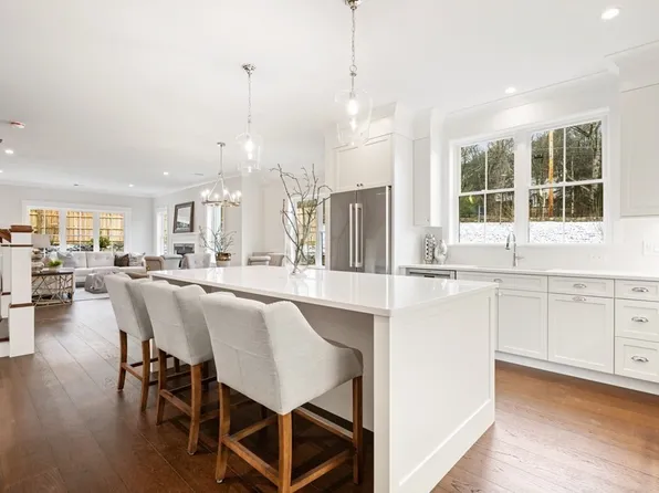 9 Wayside Rd, Natick, MA 01760