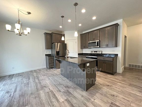 3rd image of 4108 Harmony Dr
