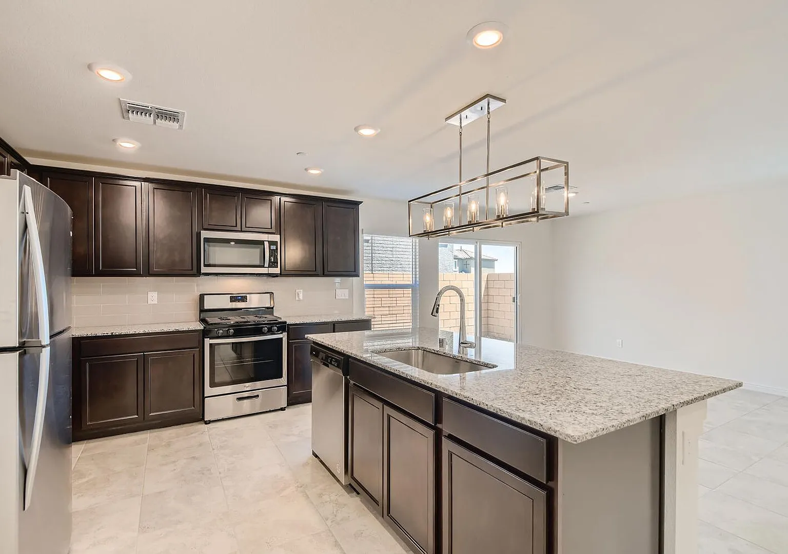 *$1,800 First Month's Rent With Move-In By 10/01/26* Built In 2022 - 4 Bedroom In Centennial Hill... — Photo 3