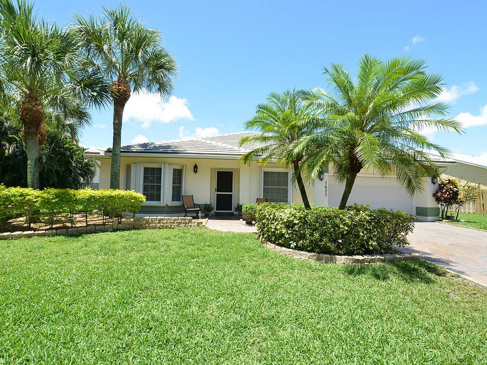 Home For Sale In Lake Charleston