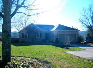 4300 W Beaver Creek Dr, Powell, TN 37849