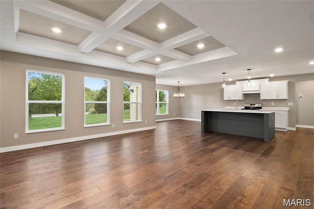 4 bed, 3.0 bath, 2764 sqft, $3,300 — Photo 3