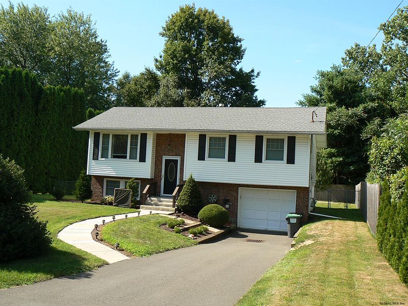 2nd image of 267 3RD AV