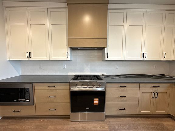 3rd image of 6379 S Ray Dr #104