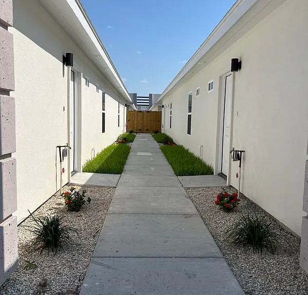 3104 W Driftwood St — Photo 16