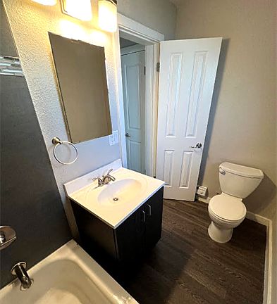 4th image of 2400-2426 N High St #2406-1/2