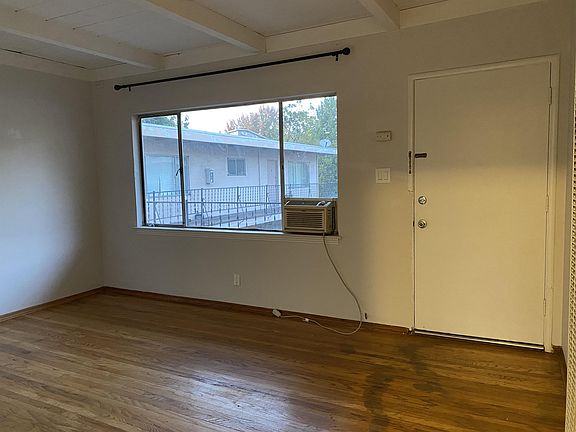 3rd image of 556 El Camino Real #1